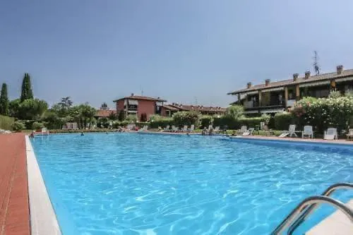 Sosien Apartments Desenzano del Garda 0*,  Italy
