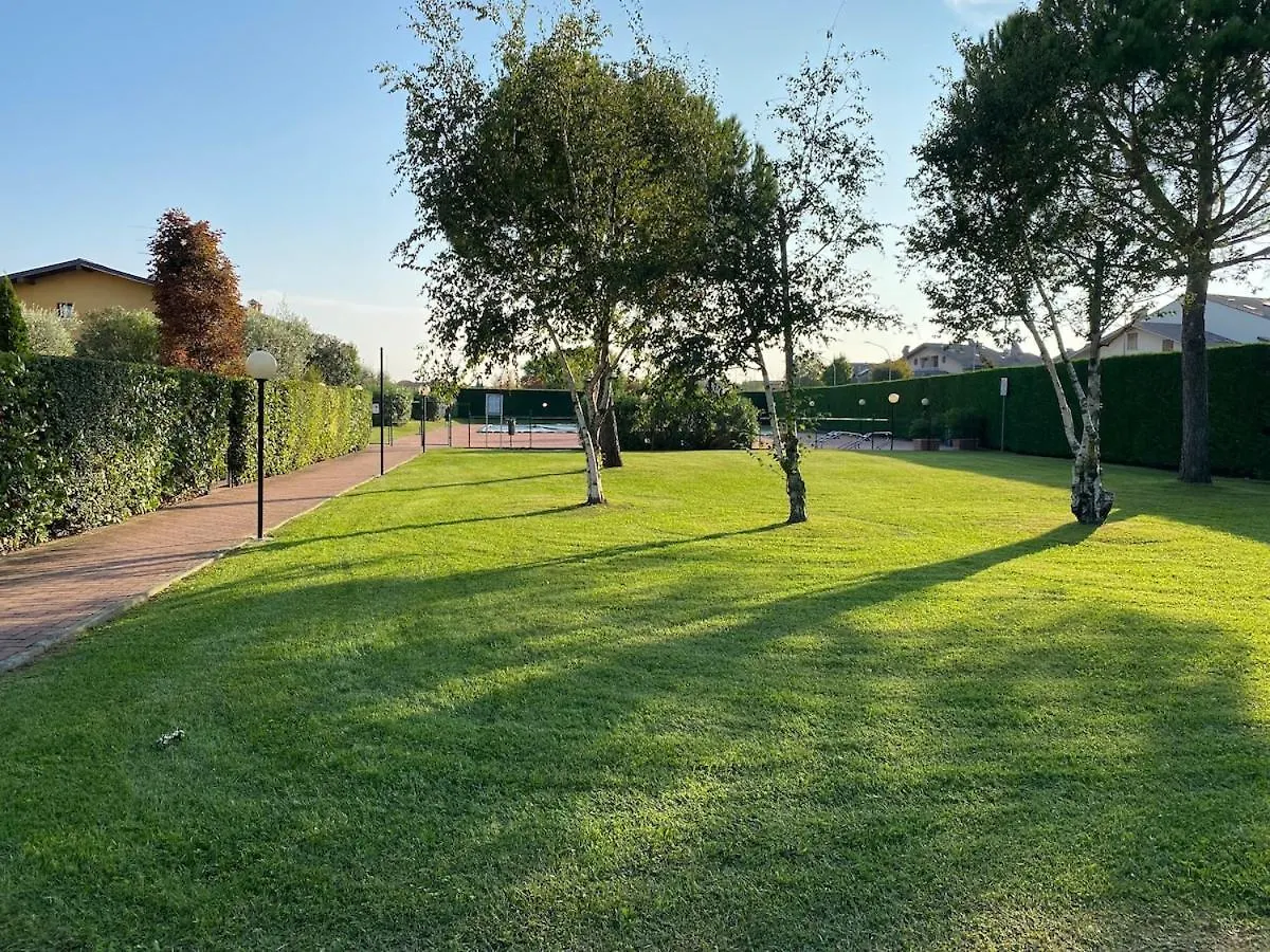 Sosien Apartments Desenzano del Garda 0*,  Italy